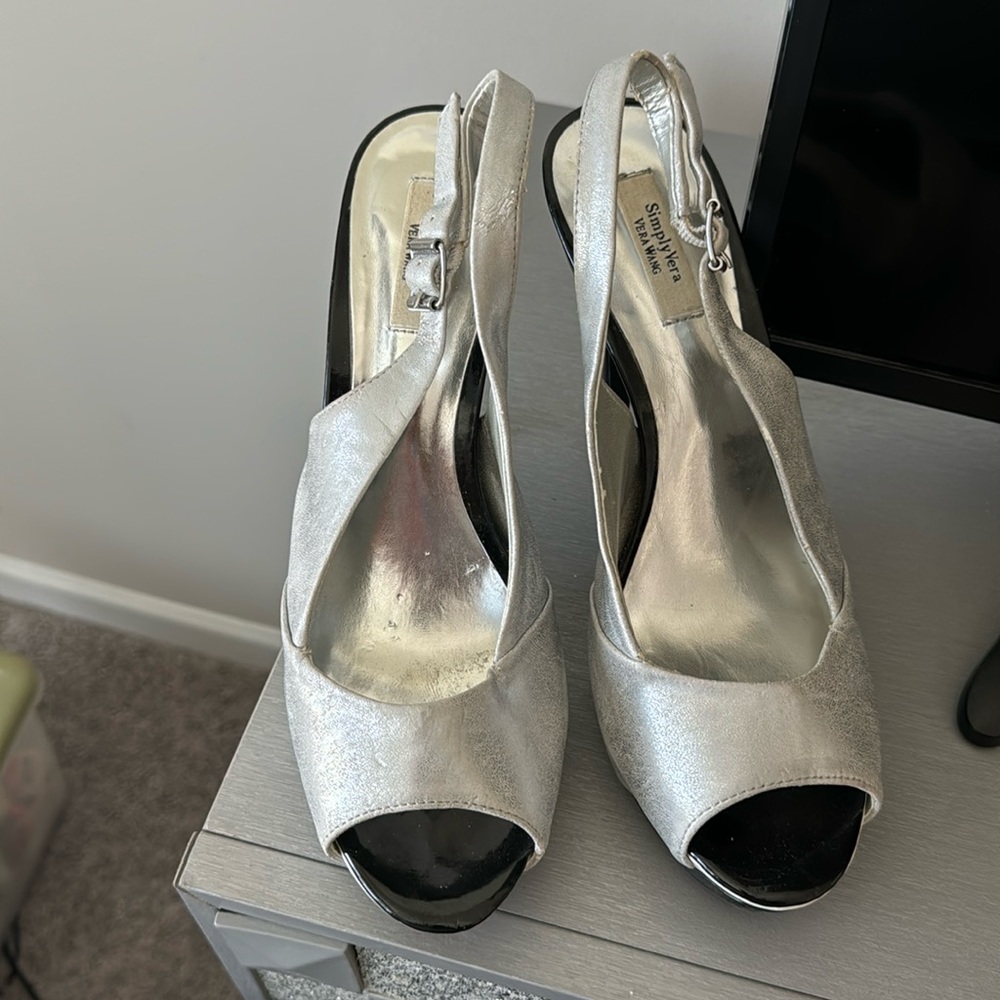 Vera Wang Silver and Black Pumps